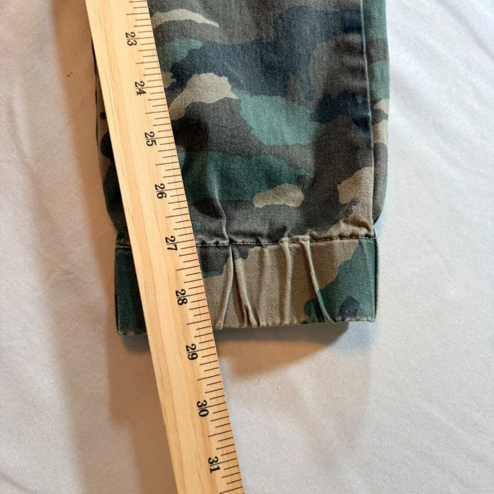 Empyre camo jogger